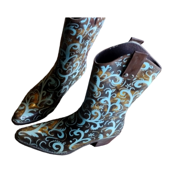 Bops Rain Boots by Beehive - Picture 3 of 5